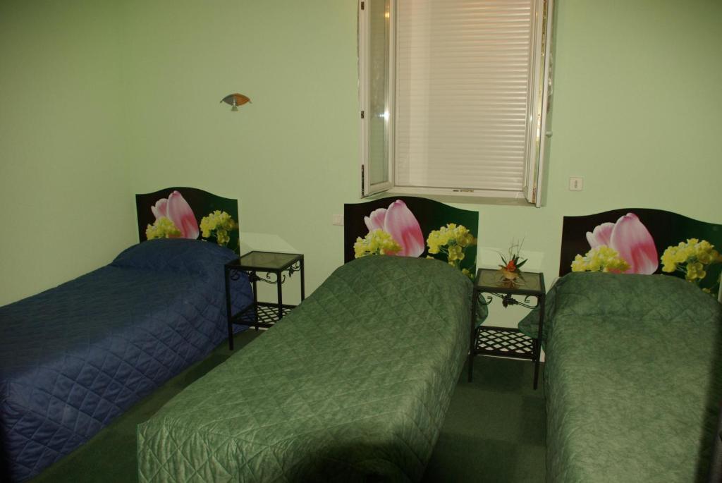 Hotel Le Gambetta Carmaux ห้อง รูปภาพ