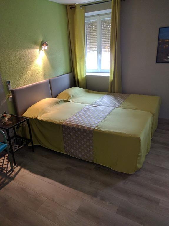 Hotel Le Gambetta Carmaux ภายนอก รูปภาพ