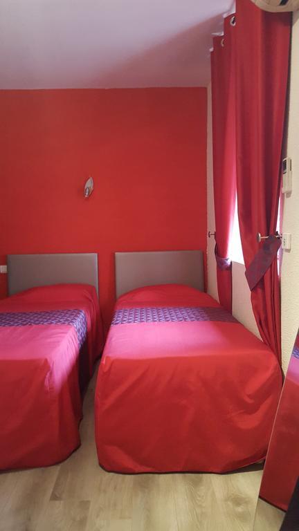 Hotel Le Gambetta Carmaux ภายนอก รูปภาพ