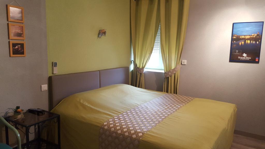 Hotel Le Gambetta Carmaux ภายนอก รูปภาพ