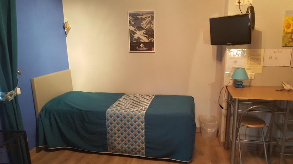 Hotel Le Gambetta Carmaux ภายนอก รูปภาพ