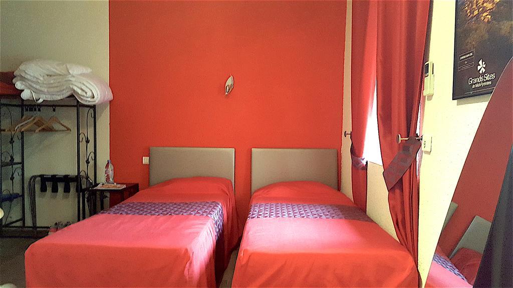 Hotel Le Gambetta Carmaux ภายนอก รูปภาพ