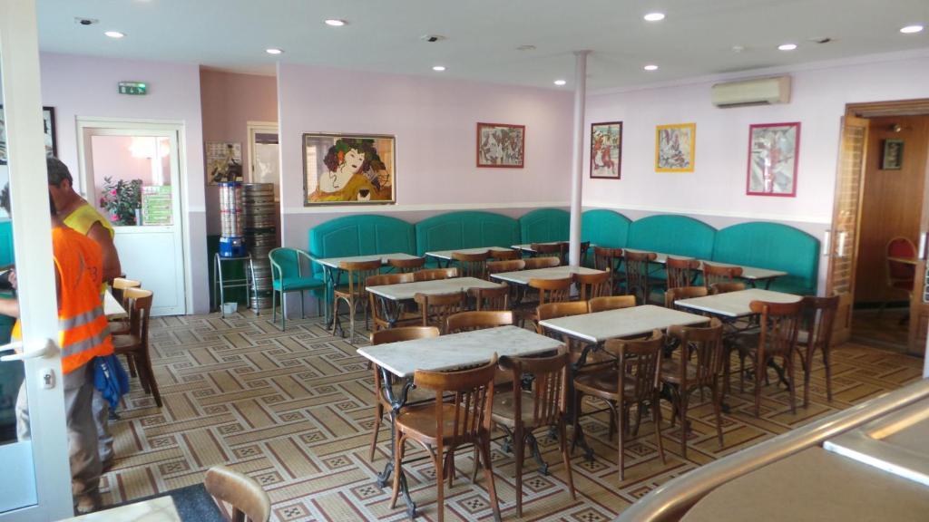 Hotel Le Gambetta Carmaux ภายนอก รูปภาพ